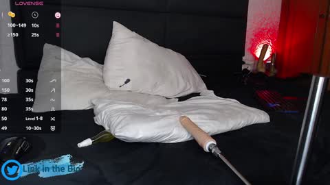 Snapshot of lucian_s_ chatting on 12.21.24 Lucian S online show from 12.21.24