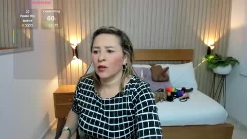 Snapshot of luciana_ballesteros chatting on 06.06.26 Luciana online show from 06.06.26