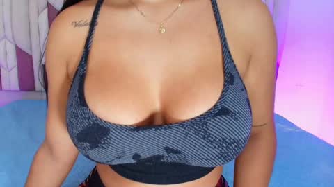 instagram luciana417  online show from 10.01.25