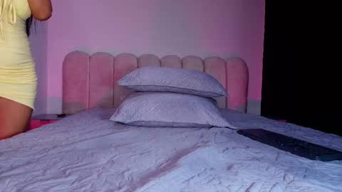 instagram luciana417  online show from 11.15.25