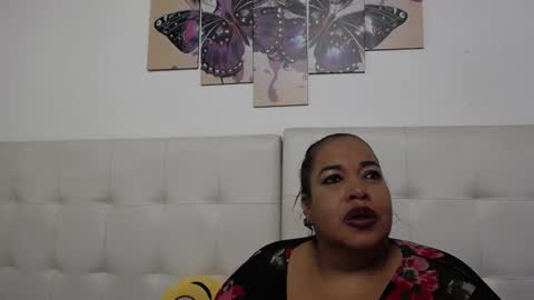Snapshot of luciana_milf1 chatting on 12.06.24 Luciana online show from 12.06.24