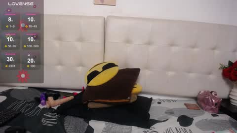 Snapshot of luciana_milf1 chatting on 01.11.25 Luciana online show from 01.11.25