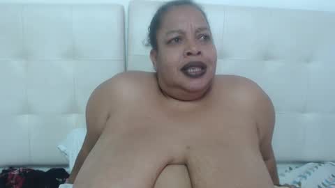 Snapshot of luciana_milf1 chatting on 03.11.25 Luciana online show from 03.11.25