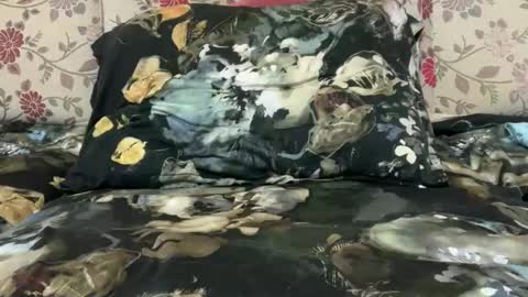 Mysterious Girl online show from 11.22.25