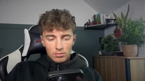 Snapshot of luciancrowe chatting on 09.21.25 Lucian online show from 09.21.25