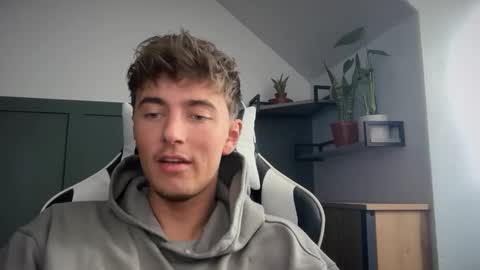 Snapshot of luciancrowe chatting on 09.23.25 Lucian online show from 09.23.25