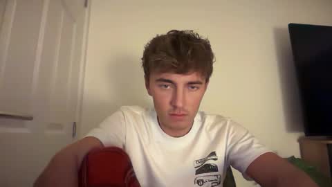 Snapshot of luciancrowe chatting on 11.07.25 Lucian online show from 11.07.25