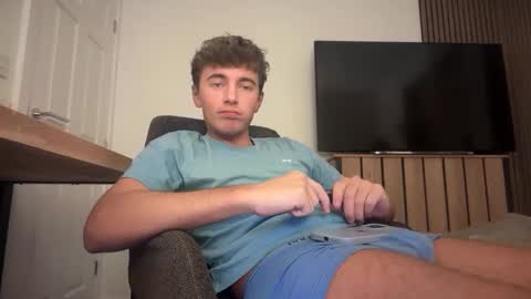 Snapshot of luciancrowe chatting on 11.10.25 Lucian online show from 11.10.25