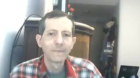 Snapshot of lucianoaxel chatting on 05.27.26 Luciano online show from 05.27.26