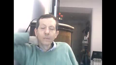 Snapshot of lucianoaxel chatting on 06.08.26 Luciano online show from 06.08.26