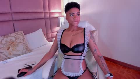 Snapshot of luciawallace chatting on 03.07.25 lucia wallace online show from 03.07.25