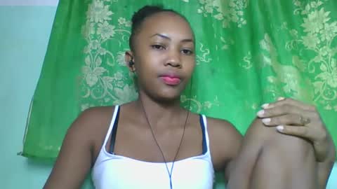 Snapshot of lucie196645 chatting on 04.25.26 lucie196645 online show from 04.25.26