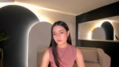 Snapshot of luciemartin_ chatting on 04.05.26 Lucie Martin online show from 04.05.26