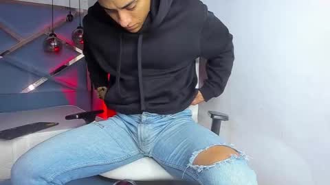 Snapshot of lucii_fer_ chatting on 03.18.26 Leo online show from 03.18.26