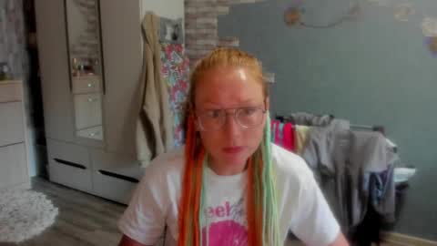 lucky_licky20 online show from 10.17.25