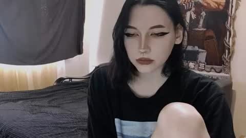 Snapshot of luckybastrad0677 chatting on 06.19.26 luckybastrad0677 online show from 06.19.26