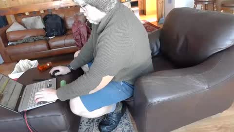 Snapshot of luckyblondecouple chatting on 12.23.24 LuckyBlondeCouple online show from 12.23.24