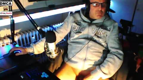 Snapshot of luckyfreak1 chatting on 12.25.24 call me Stefan online show from 12.25.24