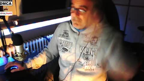 Snapshot of luckyfreak1 chatting on 01.18.25 call me Stefan online show from 01.18.25