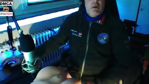 Snapshot of luckyfreak1 chatting on 02.01.25 call me Stefan online show from 02.01.25