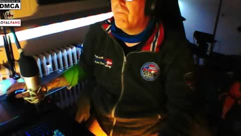 Snapshot of luckyfreak1 chatting on 02.08.25 call me Stefan online show from 02.08.25