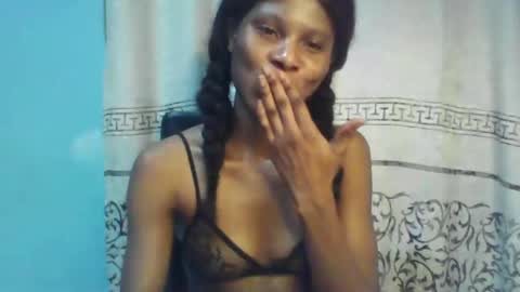 Snapshot of luckymadequeen chatting on 01.04.25 Gloria online show from 01.04.25