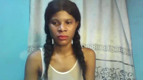 Snapshot of luckymadequeen chatting on 01.05.25 Gloria online show from 01.05.25