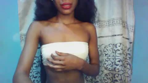 Snapshot of luckymadequeen chatting on 01.16.25 Gloria online show from 01.16.25