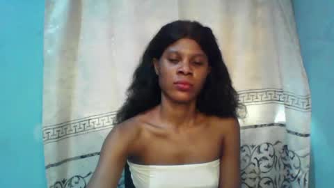 Snapshot of luckymadequeen chatting on 01.16.25 Gloria online show from 01.16.25