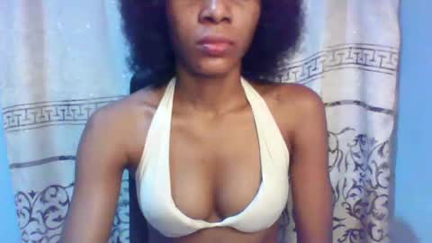 Snapshot of luckymadequeen chatting on 01.24.25 Gloria online show from 01.24.25