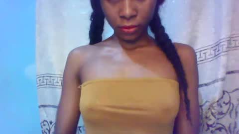 Snapshot of luckymadequeen chatting on 01.27.25 Gloria online show from 01.27.25