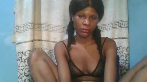 Snapshot of luckymadequeen chatting on 03.01.26 Gloria online show from 03.01.26