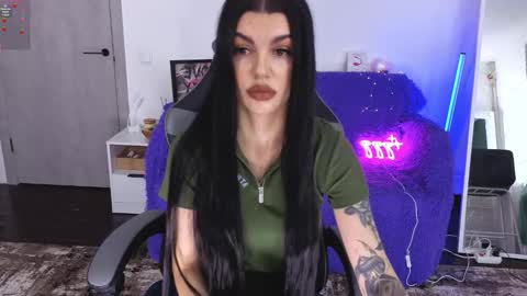 Monika online show from 11.26.25