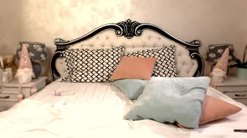 Mia online show from 12.02.24