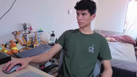 Lu Independent Model online show from 02.27.26