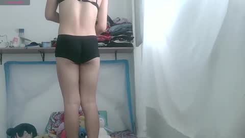 Snapshot of lucrecia21_ chatting on 01.27.25 Lucrecia... new accout...OFS LU 21 online show from 01.27.25