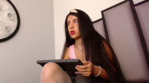   online show from 11.12.25