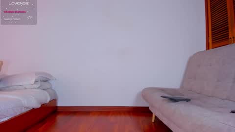 Hello my name is Lucy nice to meet you  thumb up is important for me kisses     online show from 03.03.25