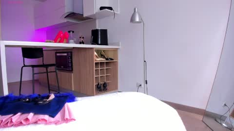 Hello my name is Lucy nice to meet you  thumb up is important for me kisses     online show from 04.09.26