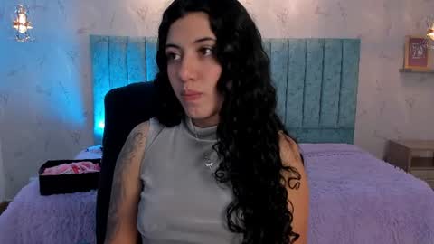 Snapshot of lucy_greys_ chatting on 07.09.26 Lucy Greys online show from 07.09.26