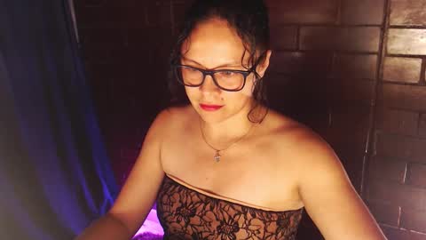 Snapshot of lucybluee chatting on 12.03.25 Lucy Blue online show from 12.03.25