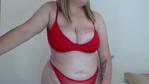 Snapshot of lucykat1 chatting on 10.20.25 Lucy online show from 10.20.25