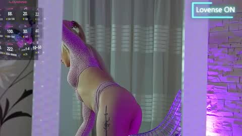 Lucy Lexton online show from 10.14.25