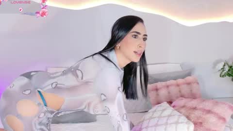 Lucy Lunne online show from 04.30.26