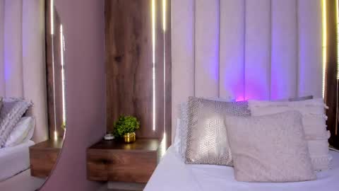 Lucy online show from 10.01.25