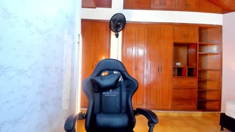 Snapshot of lucyskinny chatting on 02.17.26 LUCY online show from 02.17.26