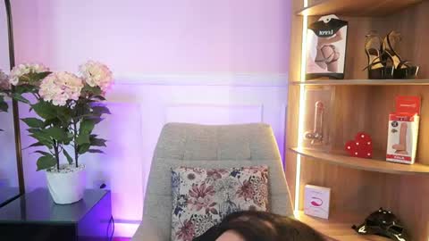 lucyweisser online show from 04.28.26