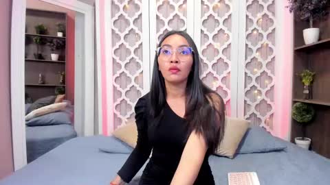 Lucy Liiu online show from 02.19.25