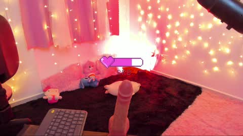 Snapshot of lucyy_peach chatting on 01.31.25 LUCYY FROM HOME  online show from 01.31.25
