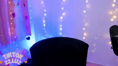 Snapshot of lucyy_peach chatting on 03.10.25 LUCYY FROM HOME  online show from 03.10.25